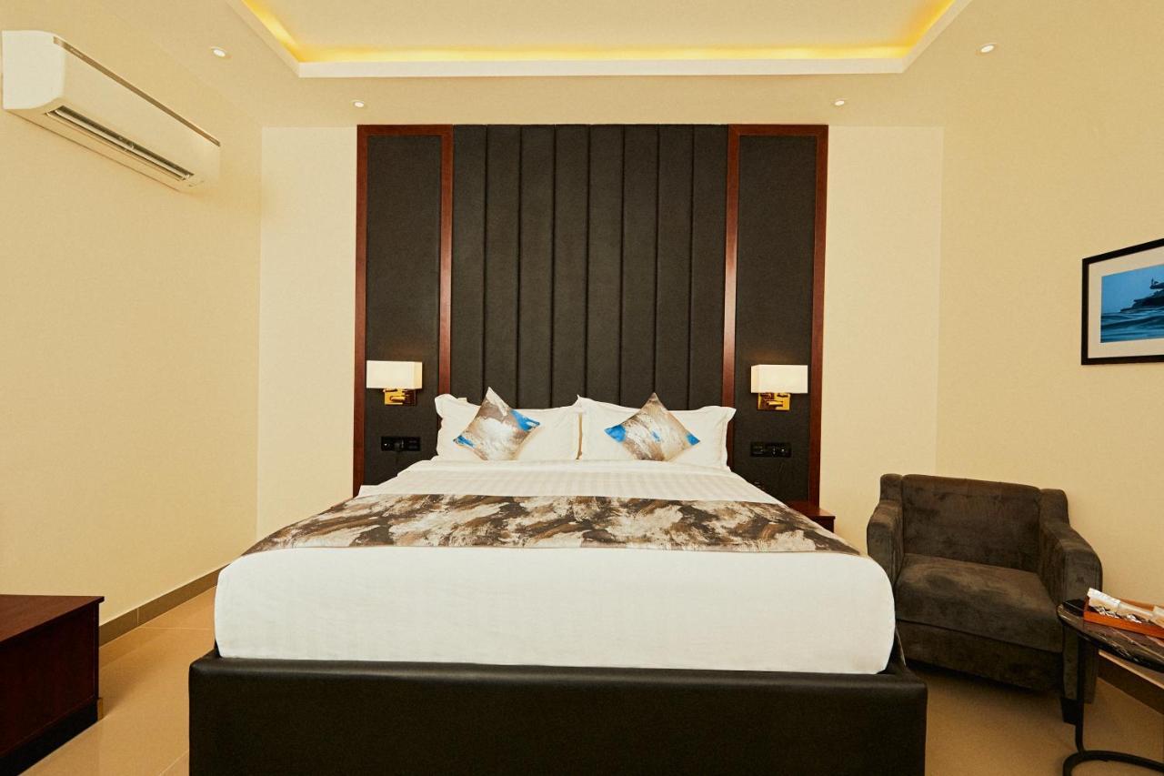 The Yacht Hotel Sea Front Lekki Phase 1 Lagos Dış mekan fotoğraf